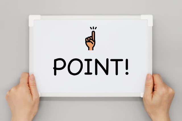 小さなサイズのホワイトボードに「point」と書かれた文字